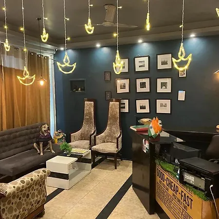 Hotel Moon Residency - Near Airport